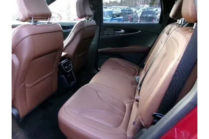 $33696 : Lincoln Nautilus 2021 AWD Re image 6