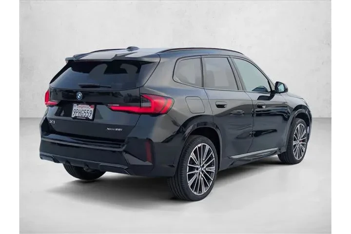$33465 : BMW X1 2024 AWD xDrive28i 4d image 5