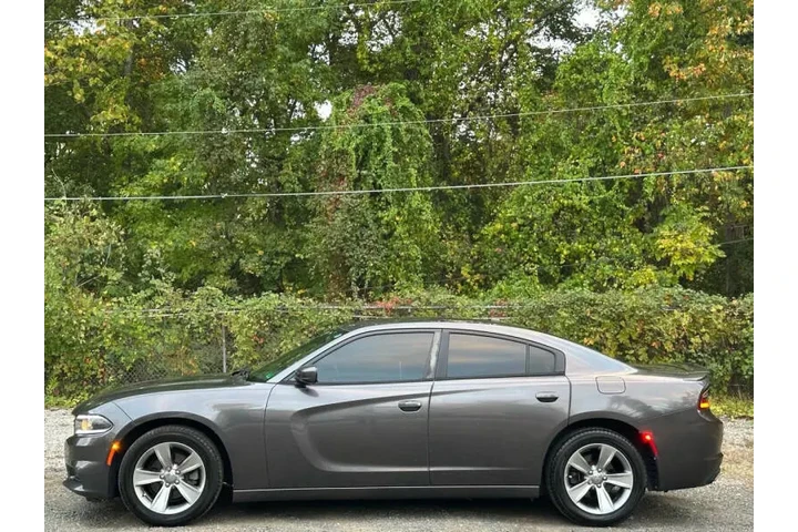 $11550 : 2015 Charger SE image 5