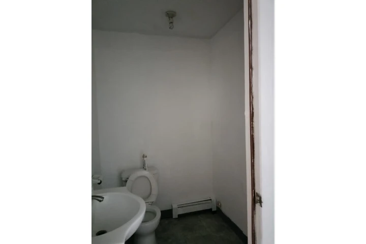$5500 : Oficina  Junction Bvd 40ave. image 9