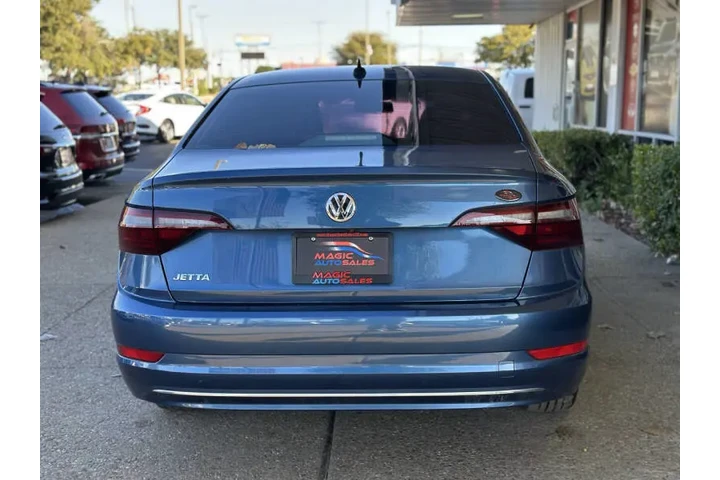 $17999 : 2020 Jetta R-Line image 8