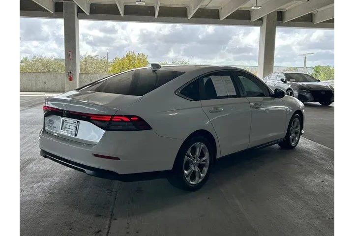 $20499 : Honda Accord 2024 LX 4dr Sed image 5