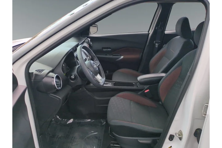 Nissan Kicks 2024 SR 4dr Cro image 9