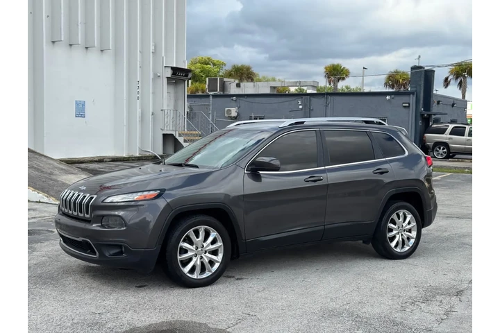 $5899 : Jeep Cherokee 2017 🚙 image 5