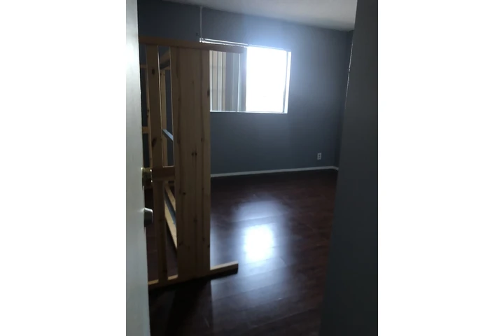 $900 : Se renta cuarto image 2
