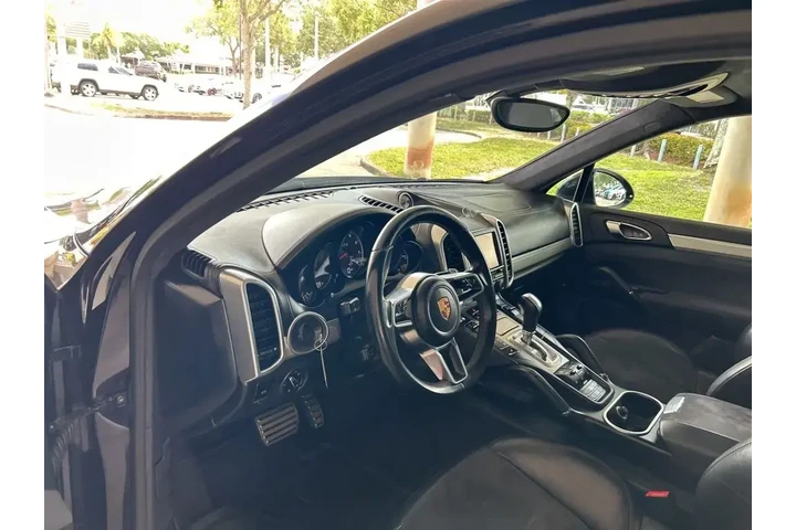 $23969 : Porsche Cayenne 2016 AWD GTS image 6