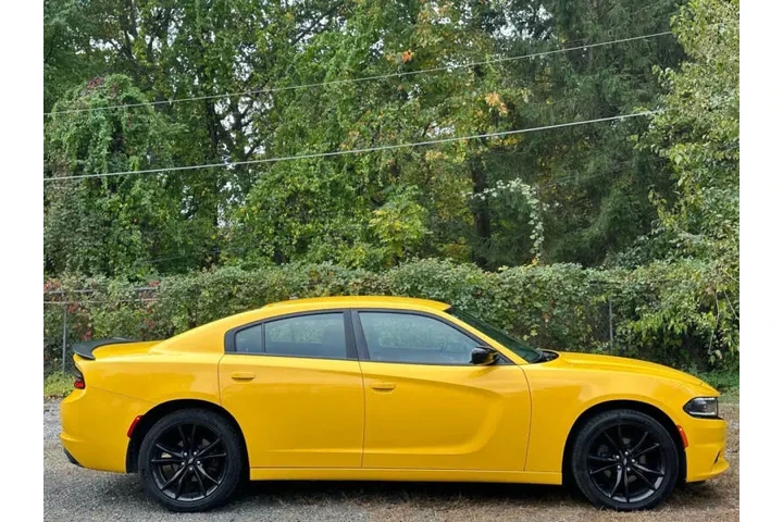 $15550 : 2018 Charger SXT image 9