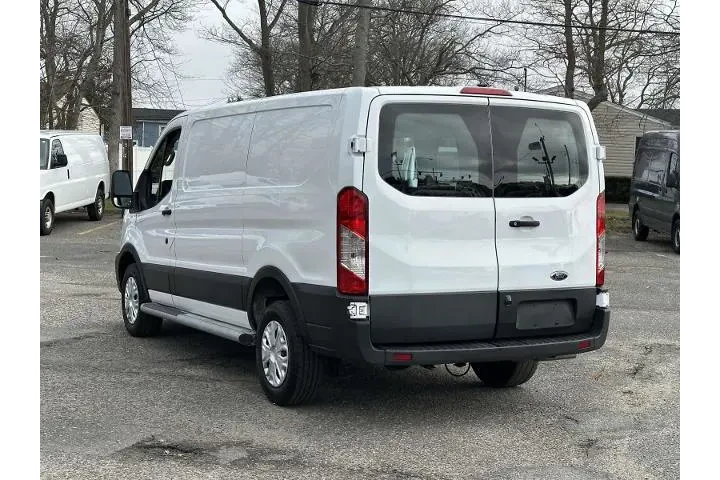 $32500 : Ford Transit 2022 250 3dr SW image 8