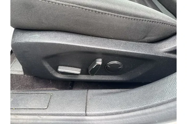 $18600 : Ford Fusion Hybrid 2019 SE 4 image 8