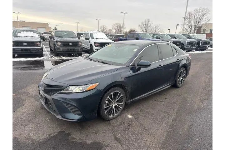$21000 : Toyota Camry 2020 SE Nightsh image 3
