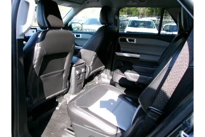 $33396 : Ford Explorer 2022 AWD XLT 4 image 9