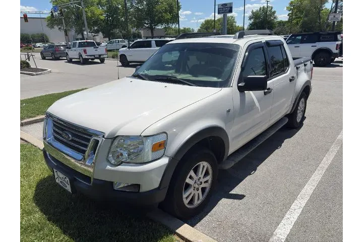 $10977 : Ford Explorer Sport Trac 200 image 2