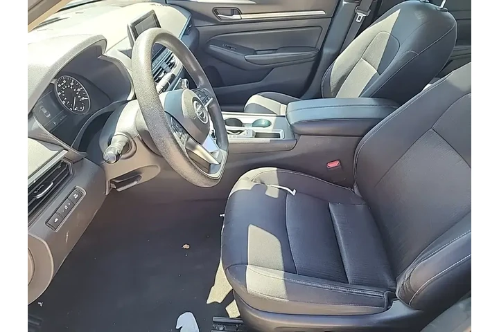 $17200 : Nissan Altima 2022 2.5 SV 4d image 10