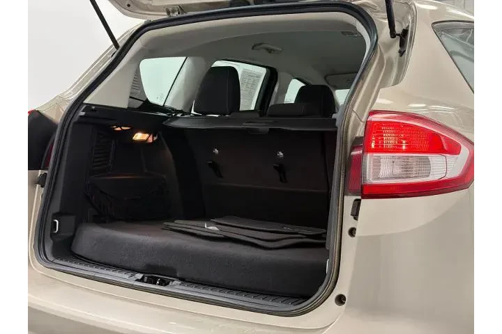 $18000 : Ford C-MAX Hybrid 2017 SE 4d image 8