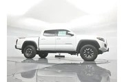 $35900 : Toyota Tacoma 2023 4x4 TRD P thumbnail
