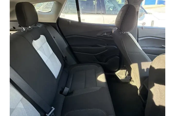 $22400 : Chevrolet Trax 2025 LS 4dr C image 6