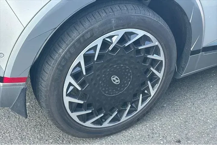 $28990 : Hyundai IONIQ 5 2023 AWD Lim image 7