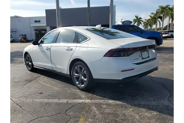 $22990 : Honda Accord 2024 EX 4dr Sed image 4