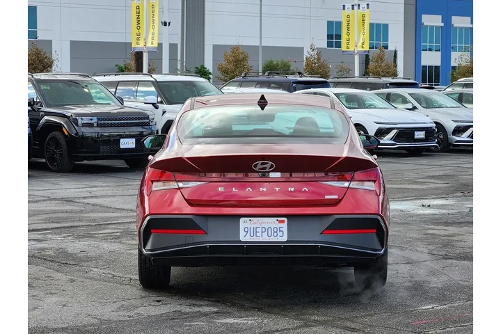 $22801 : Hyundai ELANTRA Hybrid 2025 image 7