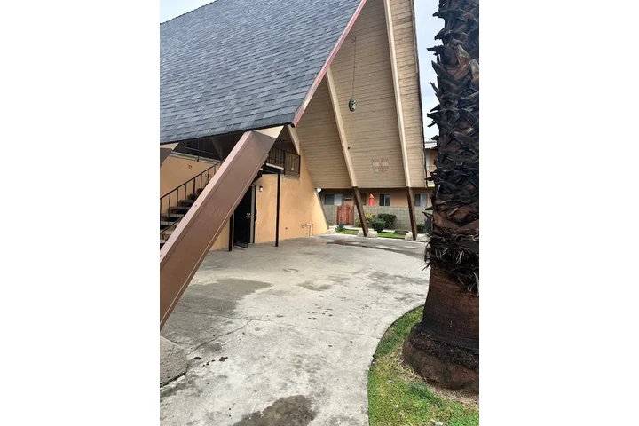 $1350 : One bedroom apartment FOR RENT image 1