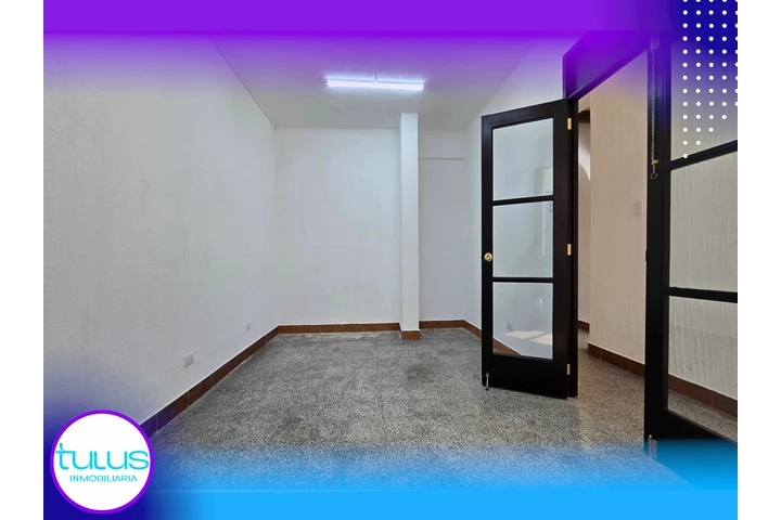 $3000 : OFICINA EN RENTA EN ZONA 1 image 2