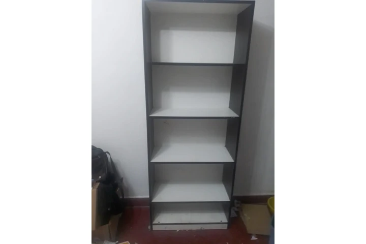 Se vende librero de 5 cuerpos image 1
