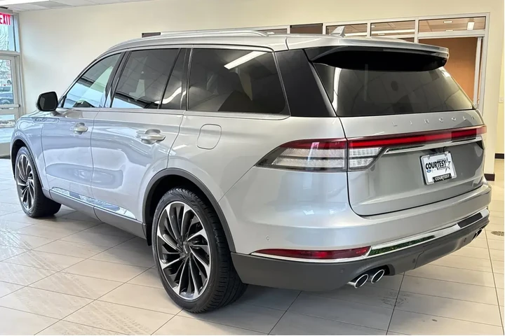 $29361 : Lincoln Aviator 2020 AWD Res image 6
