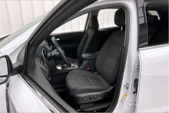 $12990 : Chevrolet Equinox 2018 LT 4d image 8