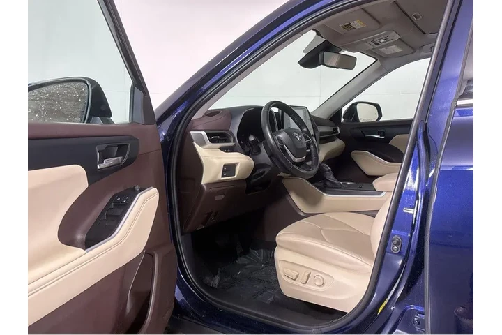 $35789 : Gold Certified2022 HIGHLANDER image 2