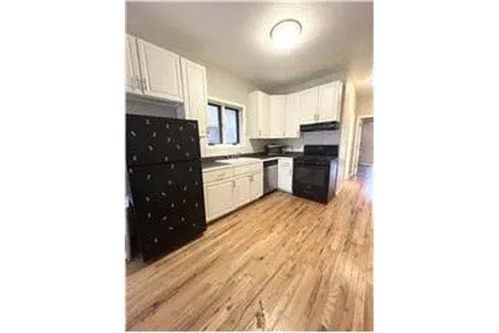 $2925 : Rental property with 3 bedro image 3