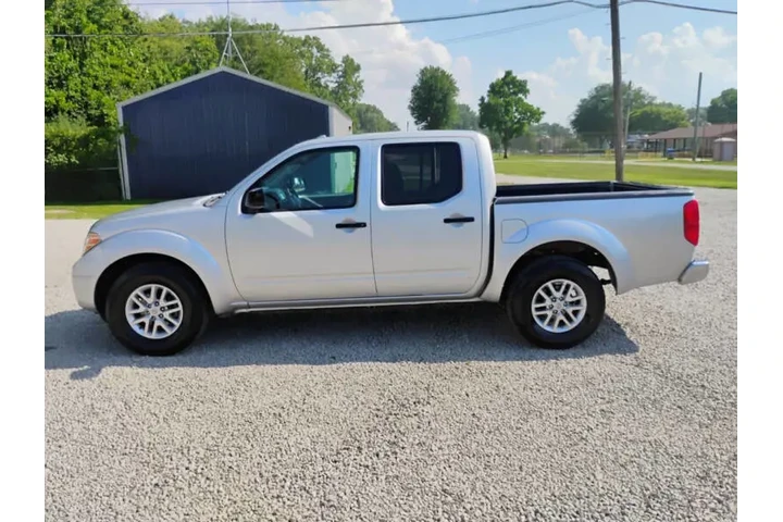 $13997 : 2017 Frontier S image 8