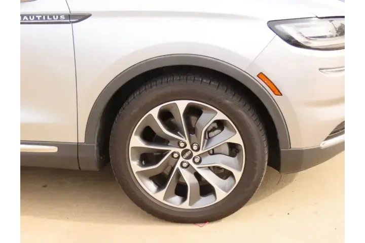 $26947 : Lincoln Nautilus 2022 Reserv image 7