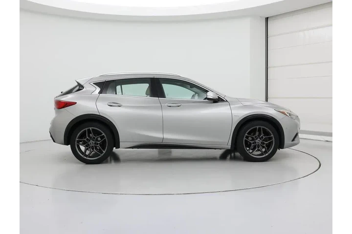 $13998 : INFINITI QX30 2017 Premium 4 image 7