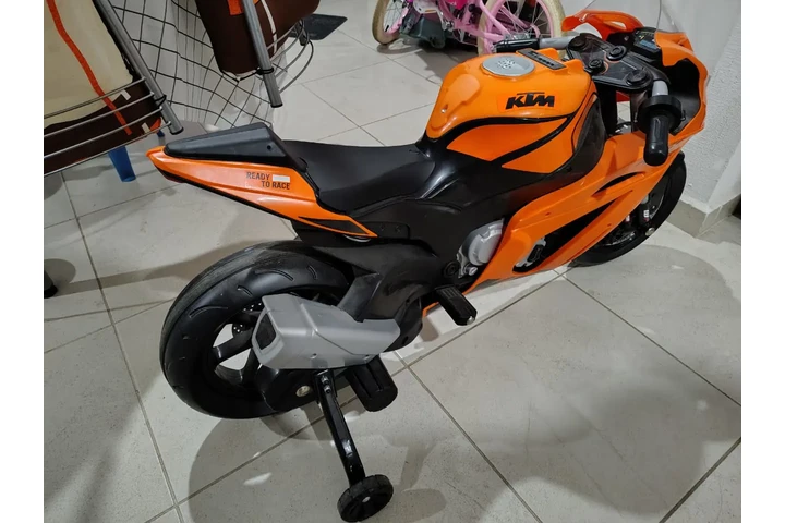 $4000 : HERMOSA MINI MOTO RECARGABLE image 2
