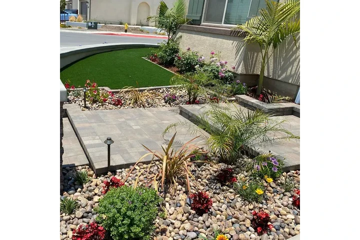 Helcco Landscape Construction image 1