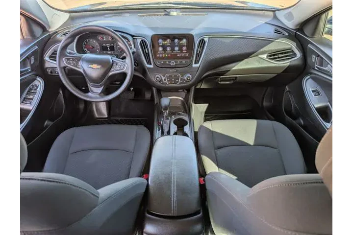 $16993 : Chevrolet Malibu 2024 LT 4dr image 9