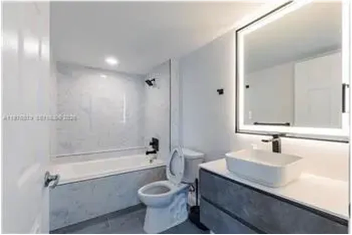 $5800 : Rental property with 3 bedro image 6