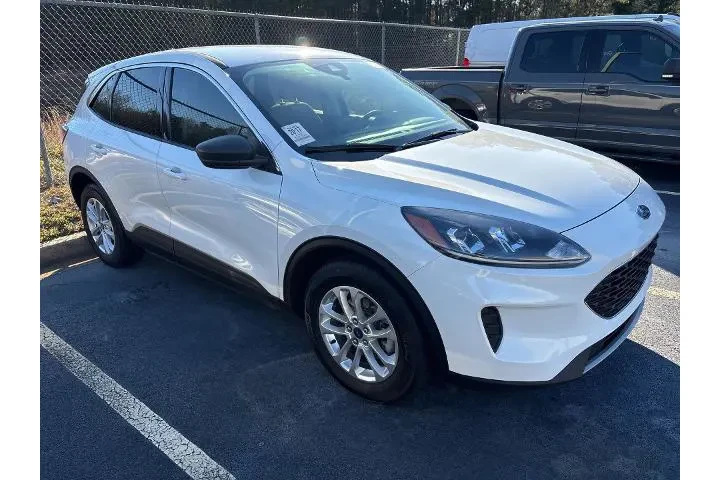 $19584 : Ford Escape 2022 SE 4dr SUV image 2