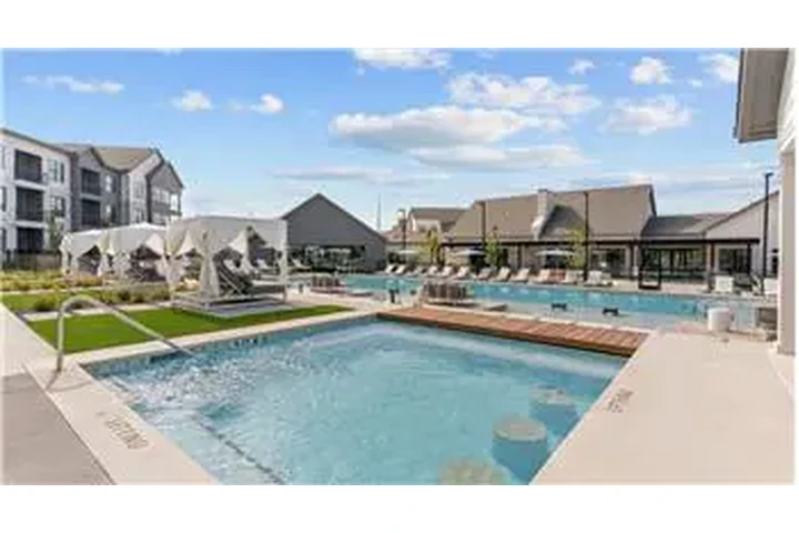 $73 : Rental property with 1 bedro image 1