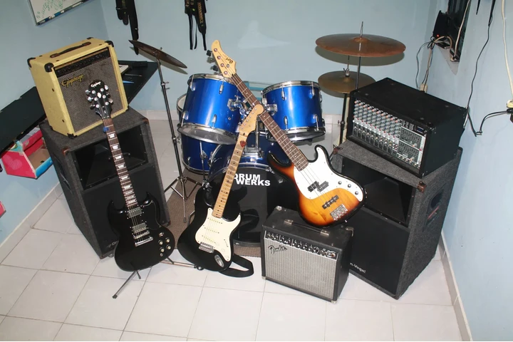 Clases de Canto Guitarra, etc image 1