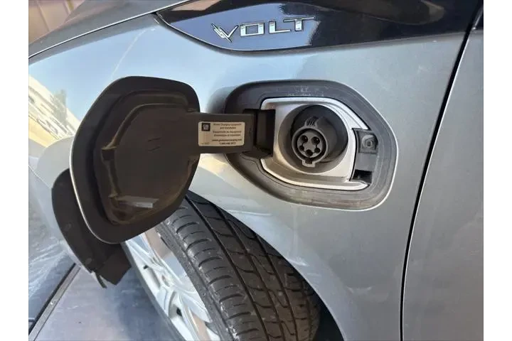 $8495 : Chevrolet Volt 2017 LT 4dr H image 9