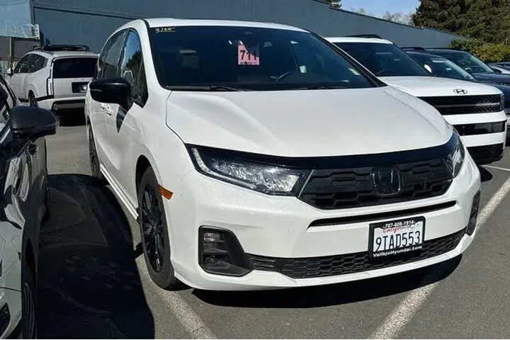 $38990 : Honda Odyssey 2025 Sport-L 4 image 1