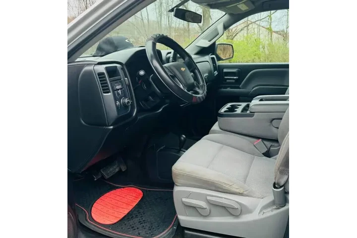 $22000 : 2016 Silverado 1500 Custom image 6