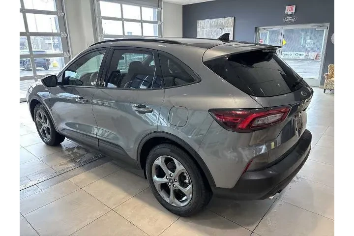 $23400 : Ford Escape 2025 ST-Line 4dr image 5
