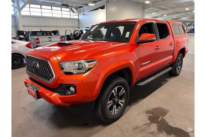 $33970 : Toyota Tacoma 2018 4x4 TRD S image 7