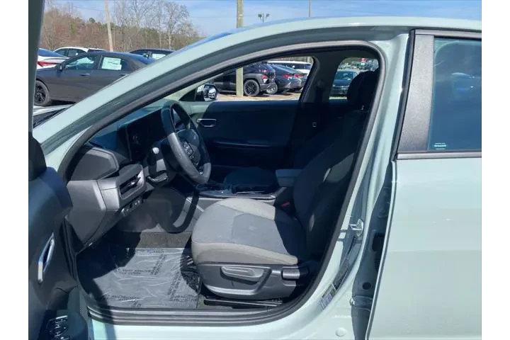 $19920 : Kia K4 2025 LXS 4dr Sedan image 9