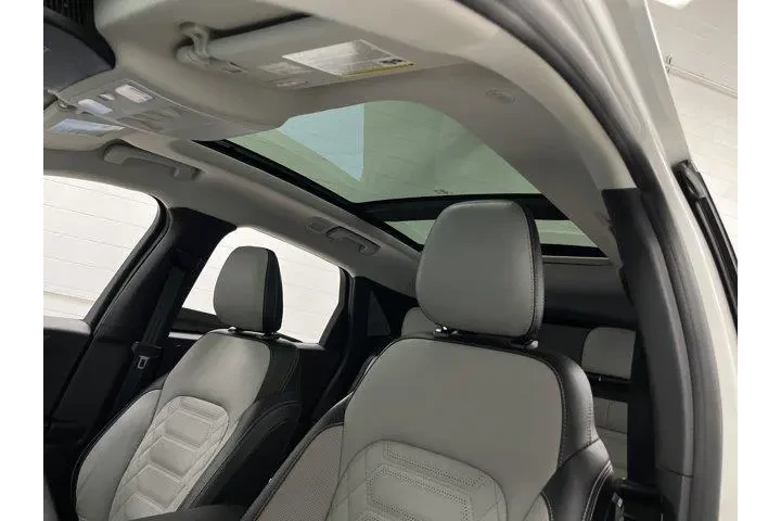 $22995 : Ford Escape Plug-In Hybrid 2 image 7