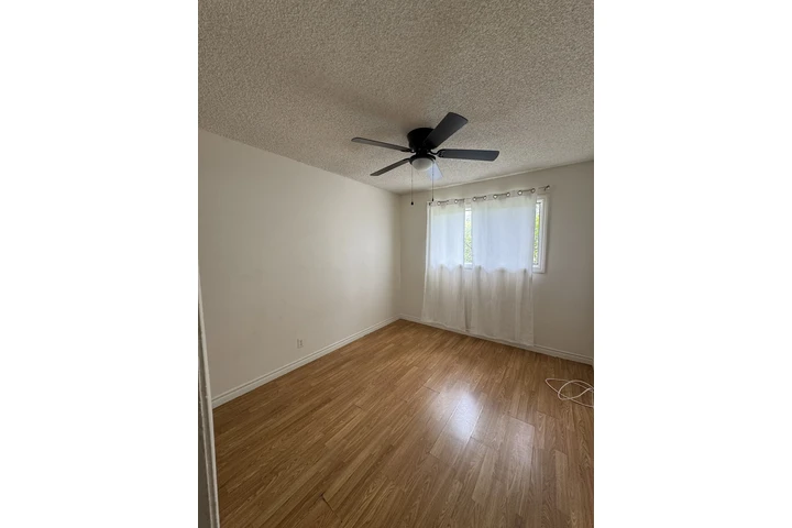 $750 : Recámara en reseda SF valley image 2