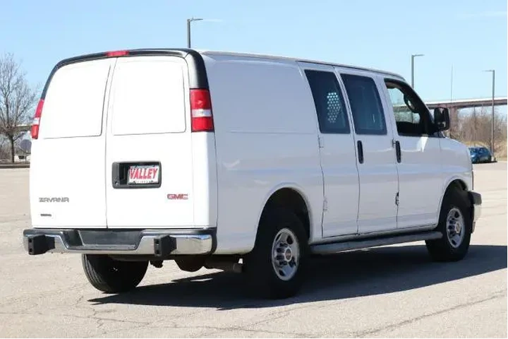 $24950 : GMC Savana 2017 2500 3dr Car image 8