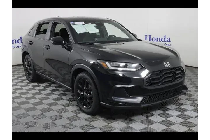 $29875 : Honda HR-V 2024 AWD Sport 4d image 1
